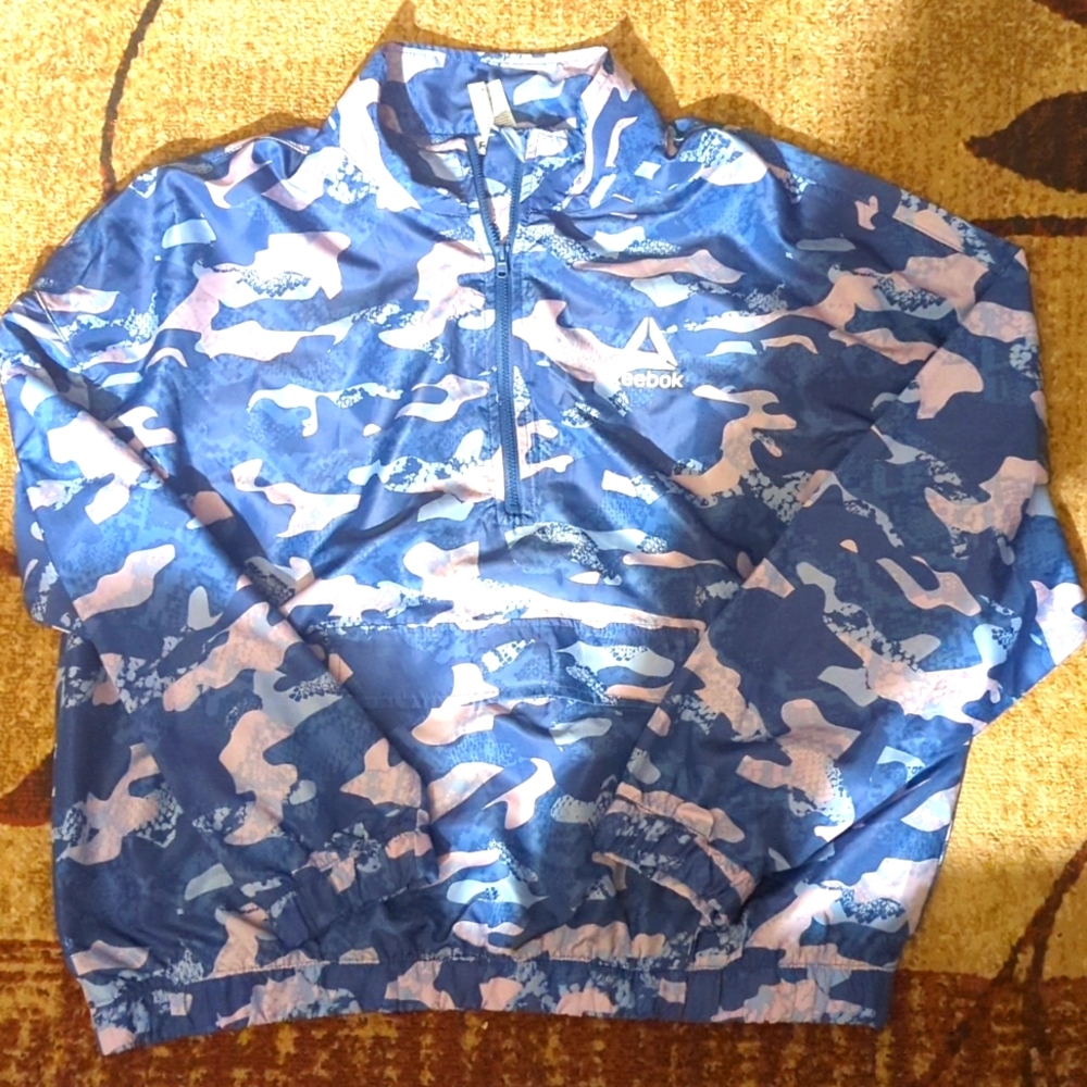 Reebok Lightweight Large Pullover